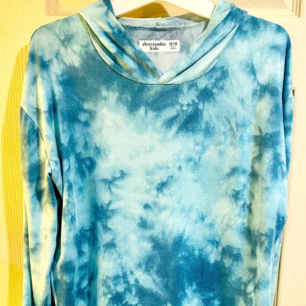 Tie dye hoodie from Abercrombie and Fitch. Size girls 15/16